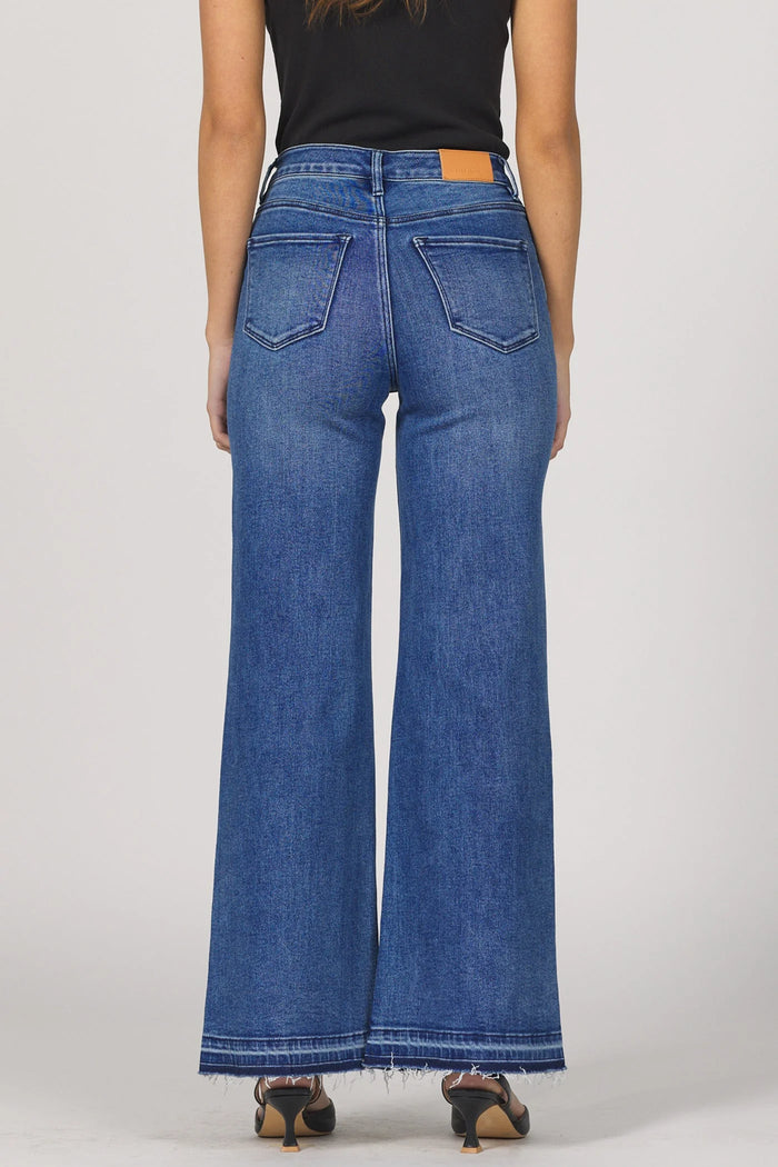 Holly Jean