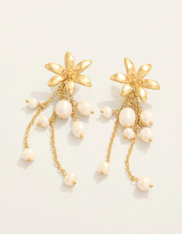 River Lily Dangle Earrings Pearl