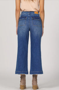 Audrey Jeans Nevis