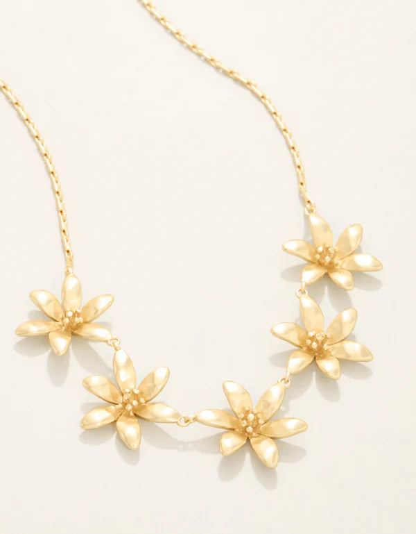 River Lily Station Necklace 17"